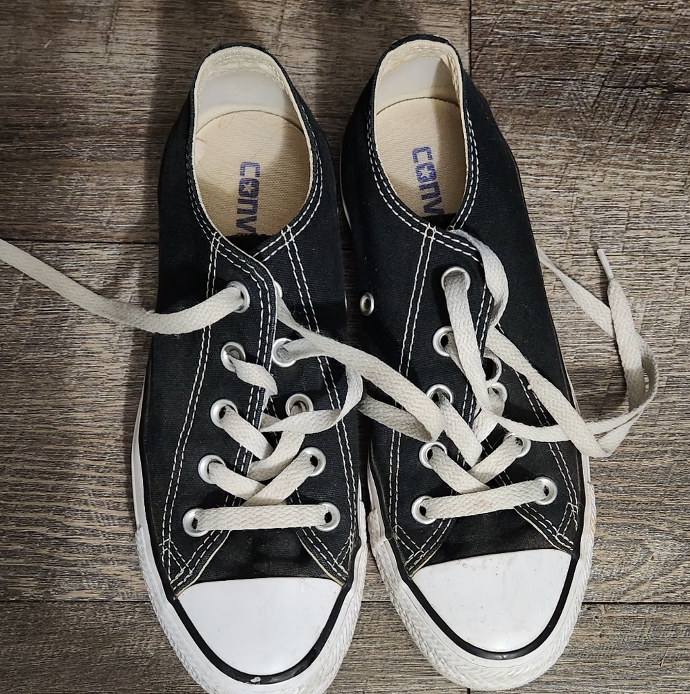 Converse well worn size 6